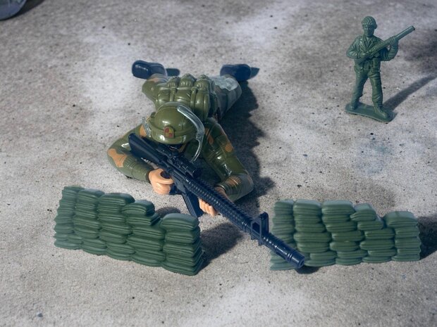 Super force - Military army man - with shooting sounds - crawling and LED flash lights