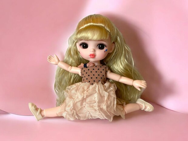 Toy doll with nice outfit and unique style - JELENA Fashion style 24cm brown hair