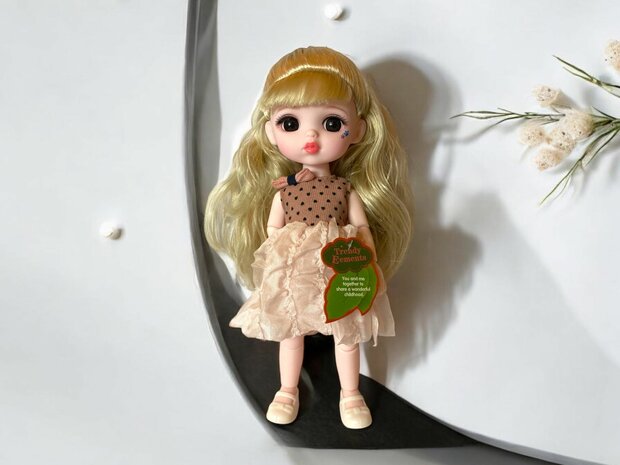 Toy doll with nice outfit and unique style - JELENA Fashion style 24cm brown hair