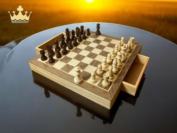 Chessboard - Wooden - 38x38cm - Drawer - 2 Extra Queens